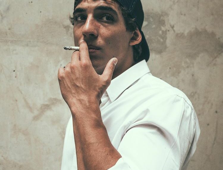 miguel herrán smoking