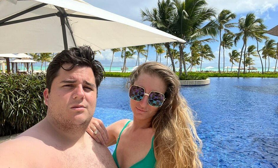 Olof k Gustafsson with a girl