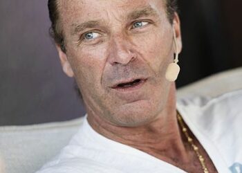 Patrik Sjoberg in a show