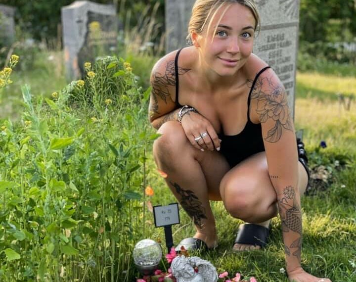 Nicci Hernestig sitting in a garden