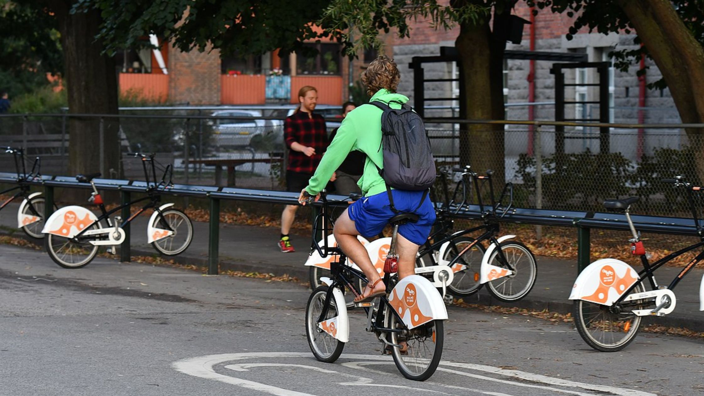 A guy taking abike tour in Malmo